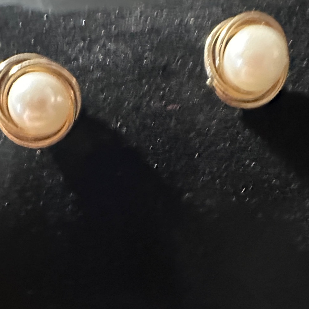 Gold and Cream Pearl Swirl Earrings